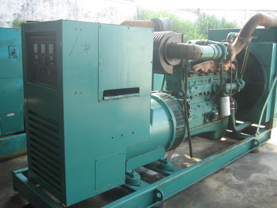 阆中租赁发电机- 发电机碳刷磨损的原因是什么