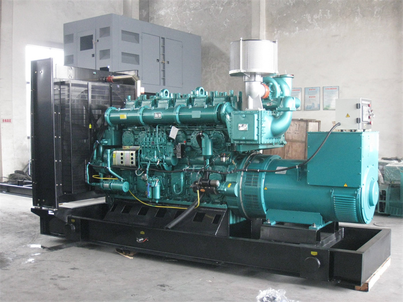 阆中200KW 柴油发电机的油耗是多少？