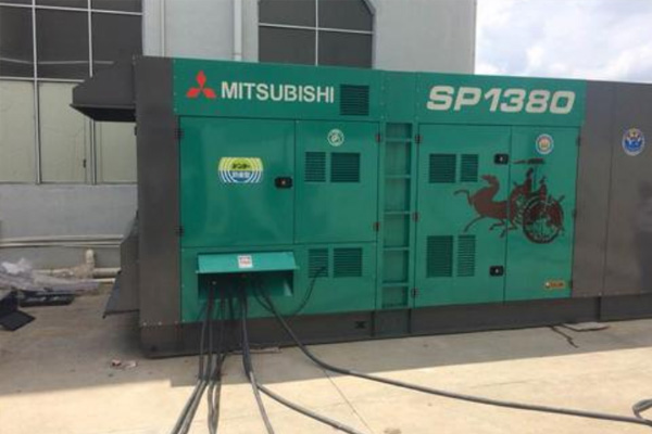 阆中为什么有些柴油发电机组的输出电压可以调节？