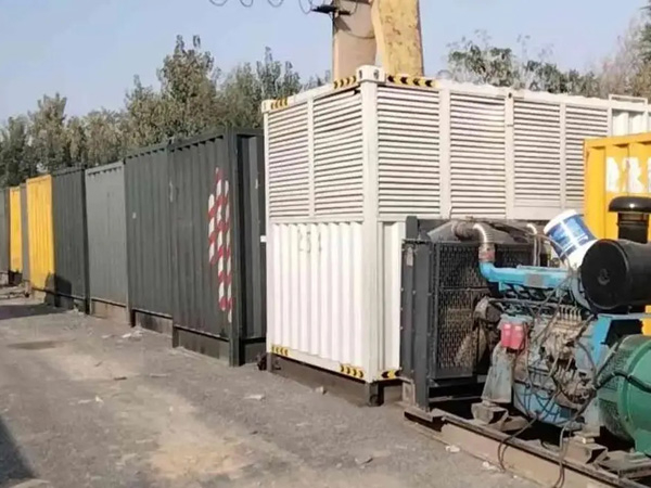 阆中200KW柴油发电机机组每小时油耗是多少？